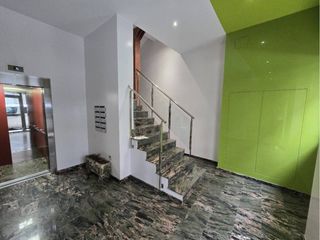 Pis  Calle unidade. Amplio piso con portal renovado en r�a da unidade