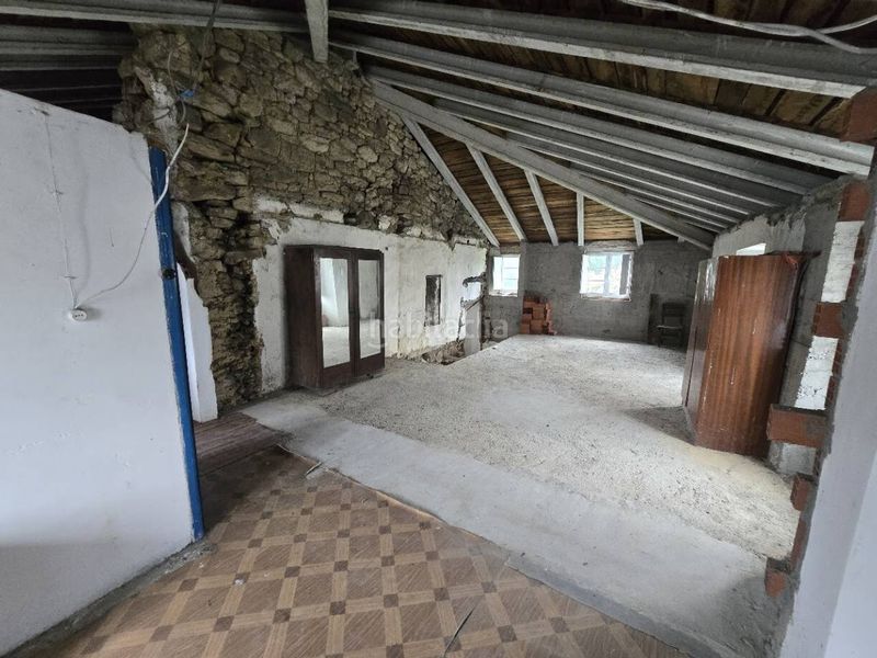 Foto 1271d6ce-9f46-4ffa-8c5a-33abdc96c5c4. Casa amb aparcament a Friol