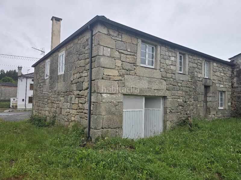 Foto 38cc5eb1-59f7-467c-a8ee-8c6de42b5119. Casa amb aparcament a Friol