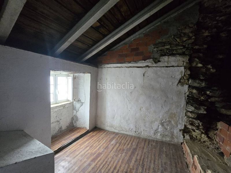 Foto 870424c9-eb26-4827-a589-efbe7a18c1f8. Casa amb aparcament a Friol