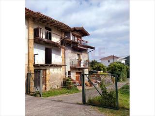 Casa en Liendo. Se vende casa de piedra con terreno en el hermoso valle de liend