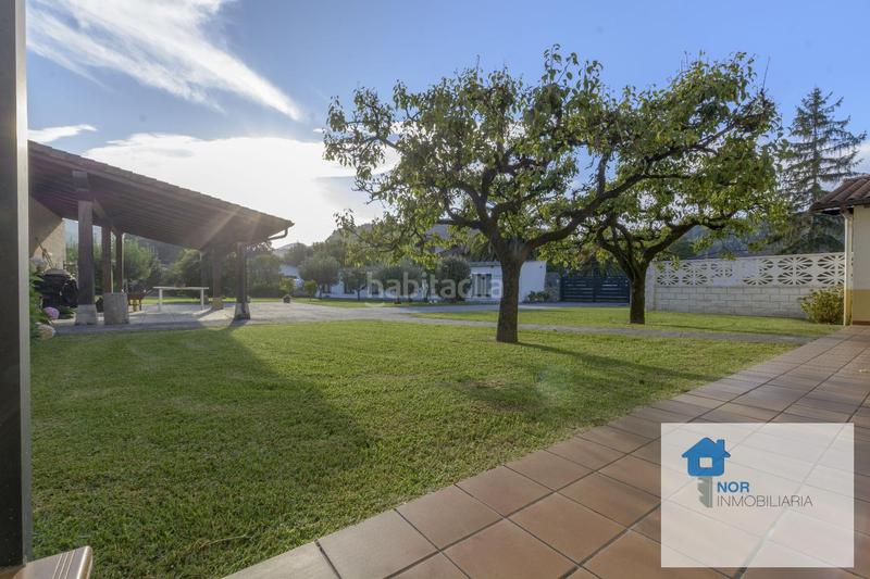 Foto 38c60fd7-f914-4ca3-a1f5-735a6600ac7b. Casa nor inmobiliaria vende en exclusiva casa de 379 m2 construidos, dentro de parcela privada de 1.438 m2, en pleno centro y en Liendo
