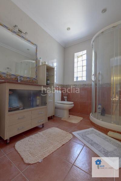 Foto d3d839eb-aa70-47e3-a096-fd2eb6d89e6f. Casa nor inmobiliaria vende en exclusiva casa de 379 m2 construidos, dentro de parcela privada de 1.438 m2, en pleno centro y en Liendo