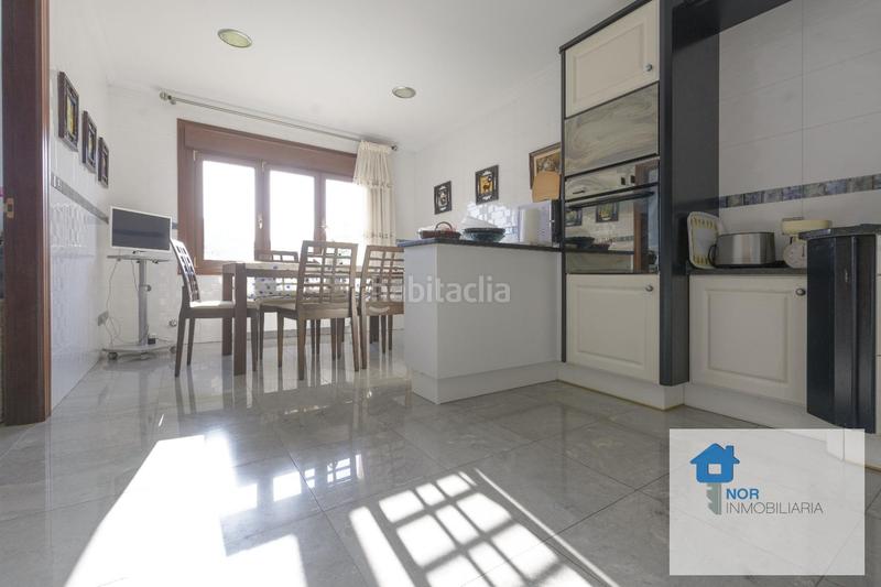 Foto ecdfb1f1-ea8e-4518-8e2b-d825ca7bad2f. Casa nor inmobiliaria vende en exclusiva casa de 379 m2 construidos, dentro de parcela privada de 1.438 m2, en pleno centro y en Liendo