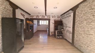 Local Comercial a Naparroa 2. Oportunidad local céntrico con baño, junto a la estación. antes
