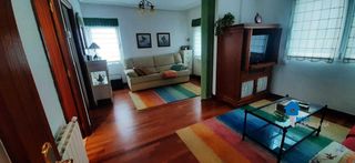 Pis en Centro. Piso en venta de 2 habitaciones en laredo centro