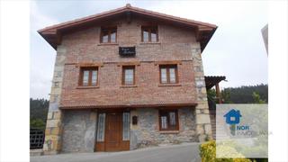 Casa a Rasines. Norinmobiliaria vende casa de piedra, recientemente reformada, d