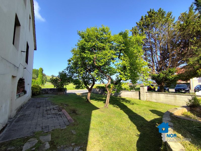 Foto b399a5a7-caa1-4ea8-9de2-242773c97e0e. Casa adossada a Bárcena de Cicero