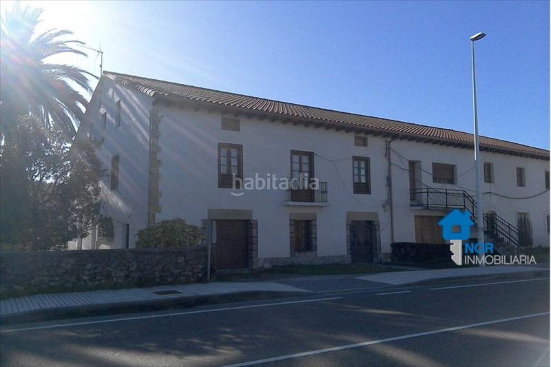 Foto d1ca89ef-a672-4fc1-87de-7c9ab5293fa8. Casa adossada a Bárcena de Cicero