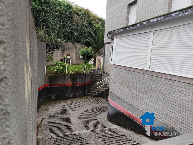 Foto 059b3065-20bc-4897-a592-fb42d6af807c. Parking coche otra vez dando vueltas para ver donde aparcar el coche?norinmobiliaria tiene la solución, vendemos una plaza doble de aparcamiento en Laredo