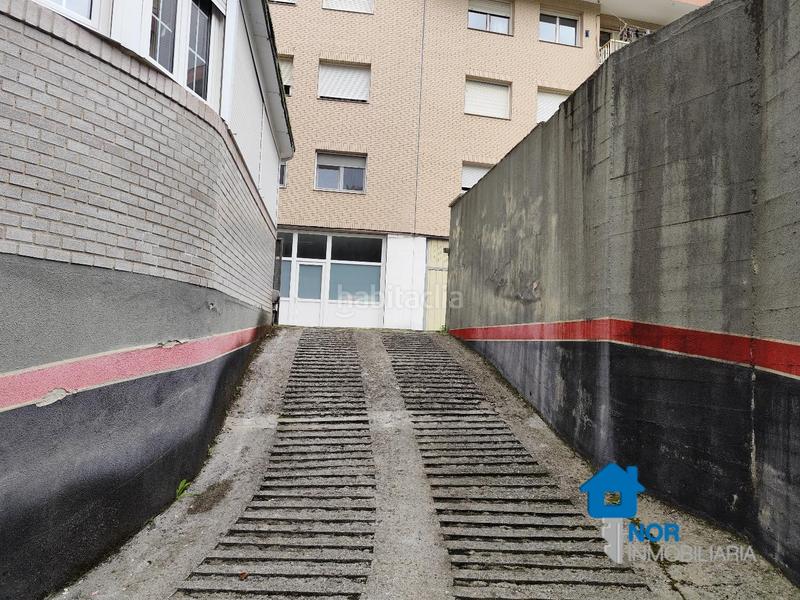 Foto adb60280-115a-4791-b3de-413393de5a46. Parking coche otra vez dando vueltas para ver donde aparcar el coche?norinmobiliaria tiene la solución, vendemos una plaza doble de aparcamiento en Laredo
