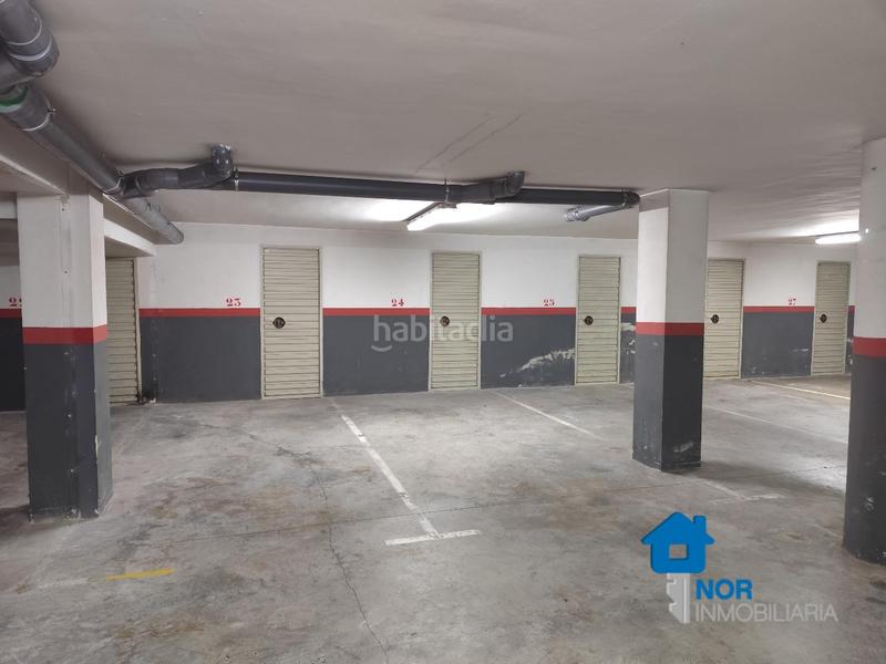Foto f9e79d7b-d5fb-4c6d-bd97-be37245e2165. Parking coche otra vez dando vueltas para ver donde aparcar el coche?norinmobiliaria tiene la solución, vendemos una plaza doble de aparcamiento en Laredo