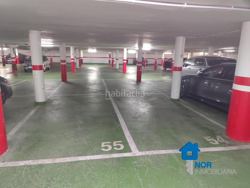 Foto eb9d5001-eb7f-4004-9324-62d4b531705f. Aparcament cotxe a Centro Laredo