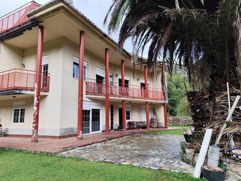 Foto d906a7b0-9871-4859-8dff-c8f5c480261c. Casa descubre el encanto de esta maravillosa propiedad, rodeada de naturaleza en un entorno privilegiado.se trata de una casa independi en Voto