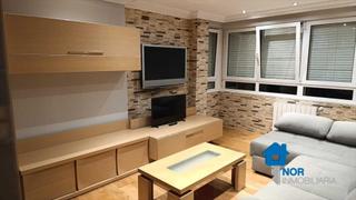 Alquiler Piso en Centro. Norinmobiliaria alquila excelente piso de 119 m2, situado en el