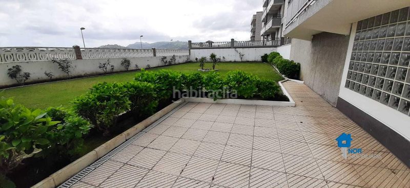 Foto f9a752f2-ae09-4e1a-8844-d25b728aeaa2. Lloguer pis a Zona Playa Laredo
