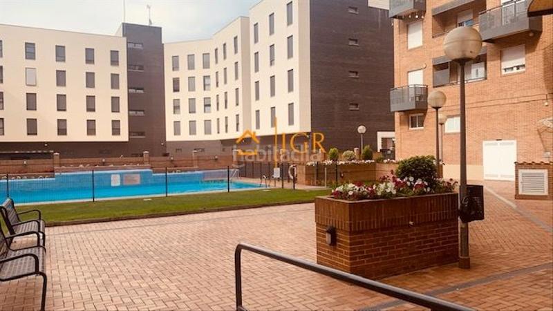 Foto 57839307-9caa-4045-bfea-3990bc0b1000. Etagenwohnung mit heizung parking in Los Lirios Logroño