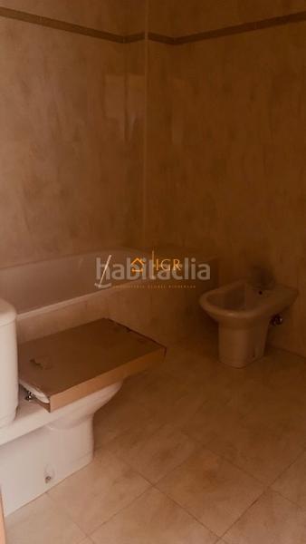 Foto 8c8ffcfd-903e-4c54-90ba-c88ec0307118. Etagenwohnung mit heizung parking in Los Lirios Logroño