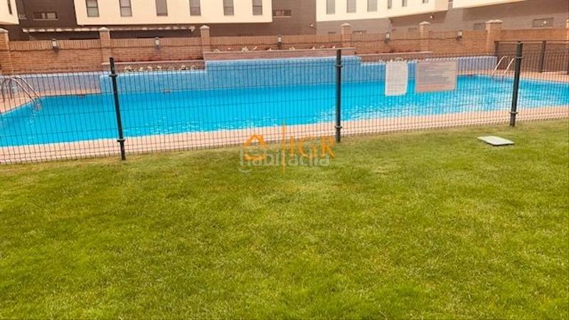 Foto a5cbd9e5-4823-4e9c-8817-6515f826f671. Etagenwohnung mit heizung parking in Los Lirios Logroño