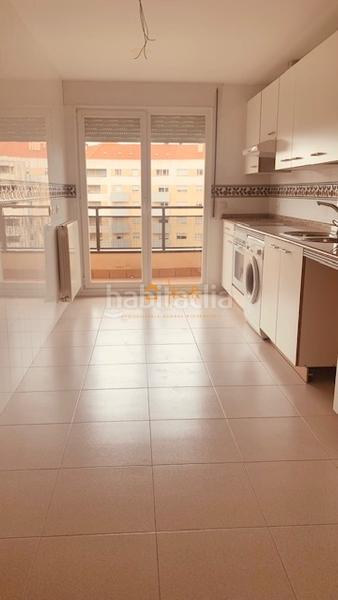 Foto aa6d8d03-0cef-40cd-beae-cb926f2ef671. Etagenwohnung mit heizung parking in Los Lirios Logroño