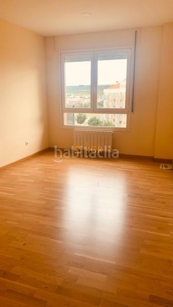 Foto bdf1a076-6541-41a3-ba64-f9847eb4f8d5. Etagenwohnung mit heizung parking in Los Lirios Logroño
