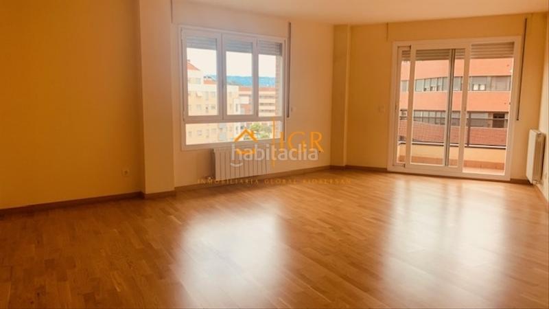 Foto c3c9a618-7faf-4a03-9106-bef349b56dd7. Etagenwohnung mit heizung parking in Los Lirios Logroño