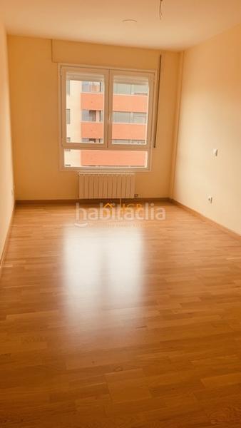 Foto c9d24a04-02ad-424c-877b-751a8d1de4d7. Etagenwohnung mit heizung parking in Los Lirios Logroño