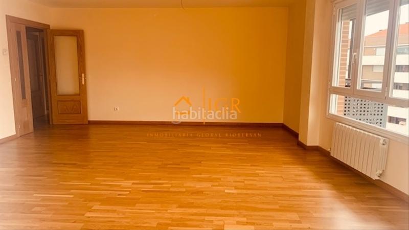 Foto f973a425-6f4b-45c7-9102-372db5d60931. Etagenwohnung mit heizung parking in Los Lirios Logroño