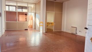 Lloguer Local Comercial a Cascajos - Piqueras. Se alquila local de 100 m2 en cascajos