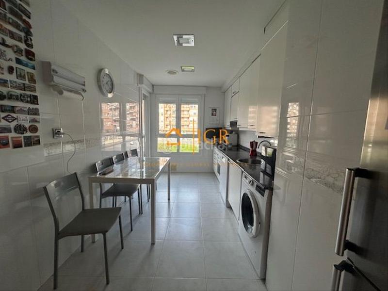 Foto cf9bb599-f567-4fe3-8b92-263810113ea1. Pis amb calefacció aparcament a Jesuitas Logroño