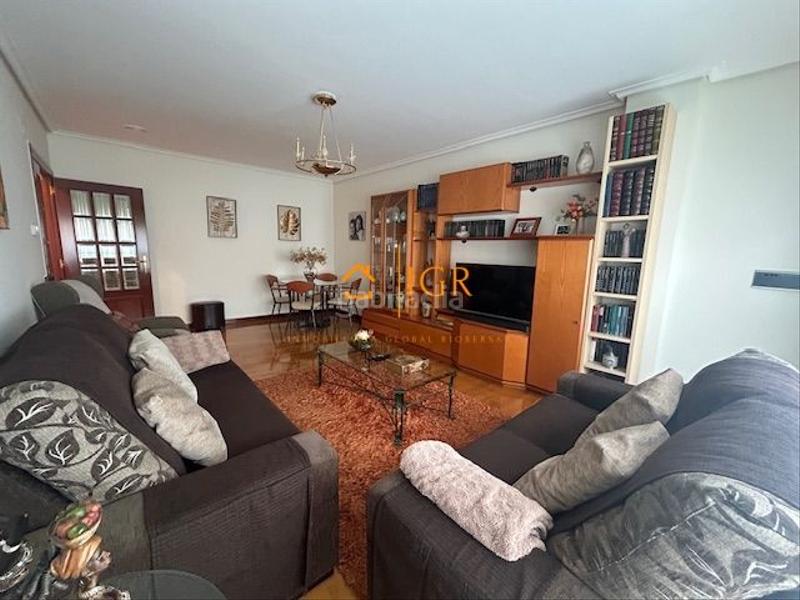 Foto eaa8e745-1726-44c4-a95d-3c16d22460d0. Pis amb calefacció aparcament a Jesuitas Logroño