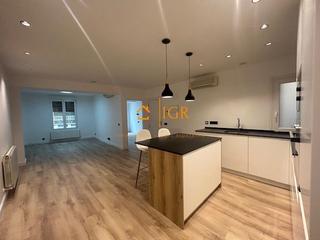 Appartement à Gran Via. Se vende vivienda  de 4 habitaciones y 2 baños completamente ref