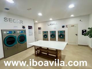 Traspàs Local Comercial a Rúa do pintor laxeiro 38. Lavandería autoservicio