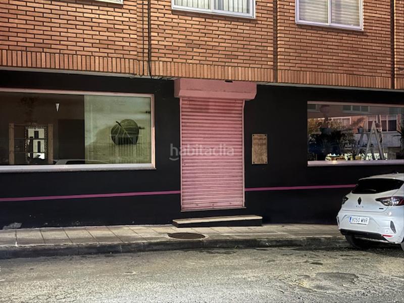 Foto 1530f2e9-ebb6-474a-bf74-c44064a5fb85. Alquiler local comercial excelente local muy bien ubicado en Narón