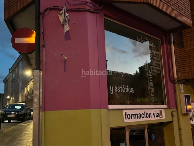 Foto 551a7f51-ac99-4101-8473-ee1cc187b51b. Alquiler local comercial excelente local muy bien ubicado en Narón