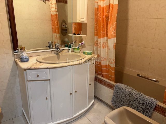Foto 1b180b1e-675f-4ae3-afd0-3d0d26a5a0c5. Rent flat with heating in Centro Ferrol