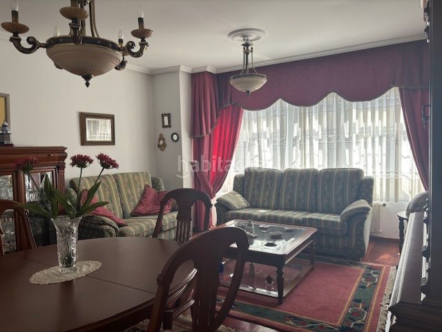 Foto 60083122-85ef-4290-b5fb-ef019bc89a3a. Rent flat with heating in Centro Ferrol