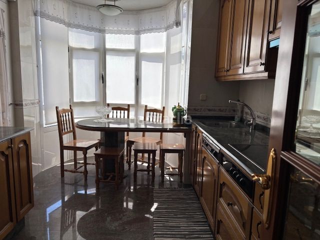 Foto 9caf4ba2-5606-4f71-8328-c2874d60a6a9. Rent flat with heating in Centro Ferrol