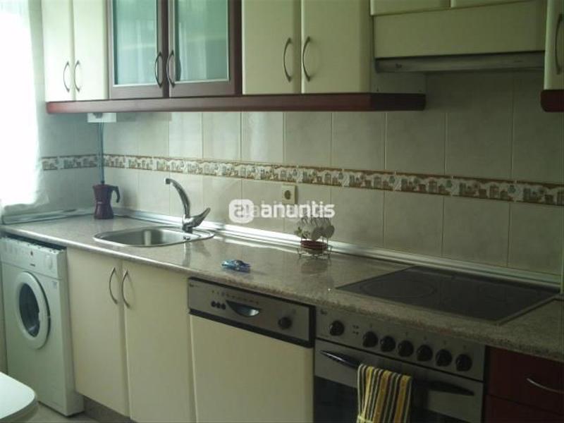 Foto 24dbd8b8-6130-4963-8054-774d56328b0c. Rent apartment with heating in Centro Ferrol