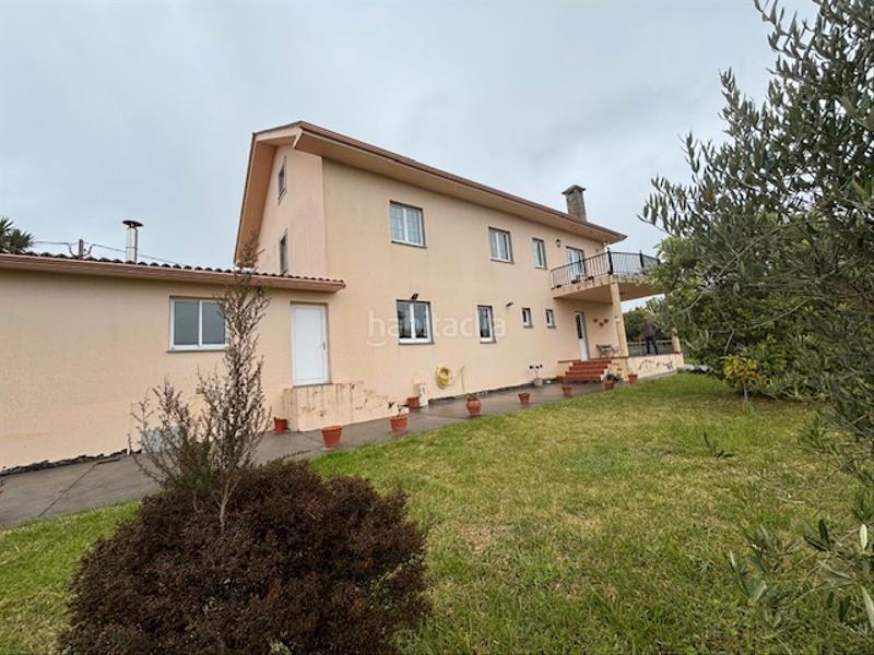 Foto 8751e841-5d2d-4a75-b0f4-42d880ddec42. Rent chalet with heating parking in Área Rural Ferrol