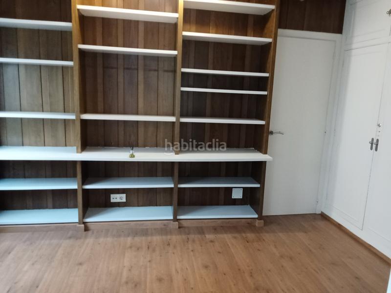 Foto 44a7be22-be10-4985-b5bd-cc4b9a36826c. Rent flat with heating in Centro Ferrol