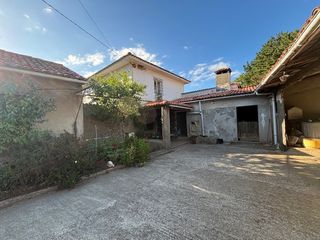 Masia a Piñeiros - Freixeiro. Molino restaurado del siglo xix