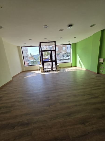 Foto 6b30a26a-4958-42f7-b64d-ec6b901abcc6. Rent business premise in A Malata - Catabois - Ciudad Jardín Ferrol