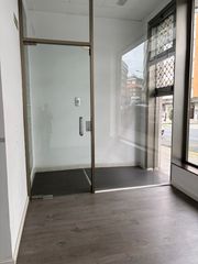 Miete Geschäftsraum in Caranza. Excelente bajo localizado en ultramar