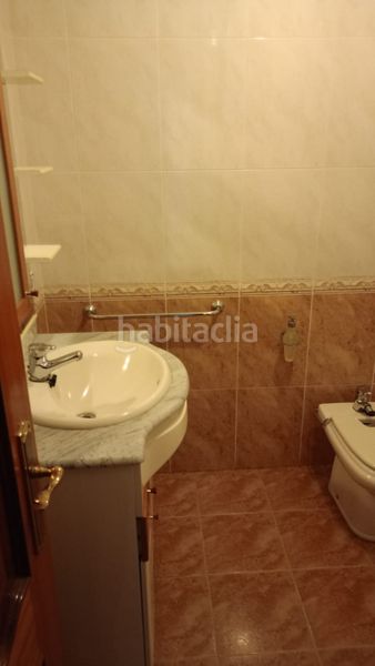 Foto d2d2fff8-ecc1-4fde-9084-97e6d766200e. Pis amb calefacció aparcament a Alto del Castaño Narón