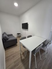 Rent Flat in Zona Ultramar. Piso reformado para jóvenes menores de 36 años