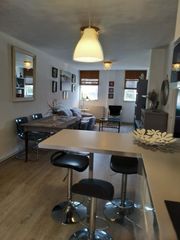 Rent Flat in Esteiro. Precioso piso de 4 habitaciones