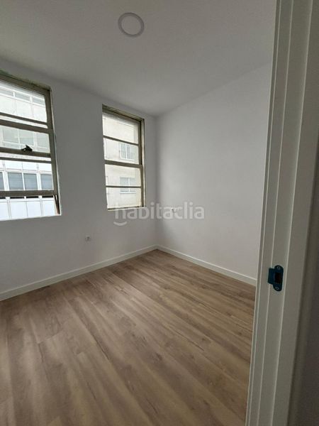 Foto b98eff1c-d32e-40e7-a5cd-765c0fca76bb. Pis a Zona Ultramar Ferrol