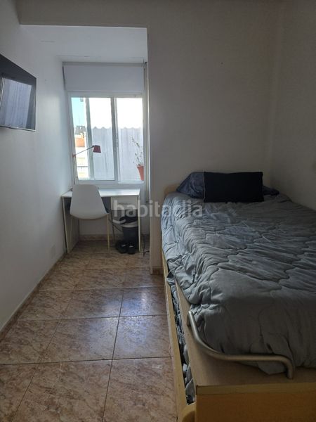 Foto fb1c3ecd-56df-455e-bf2e-11c333c153d4. Pis a Zona Ultramar Ferrol