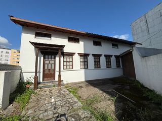 Casa a A Gándara. Antiguo taller en la zona de la gándara